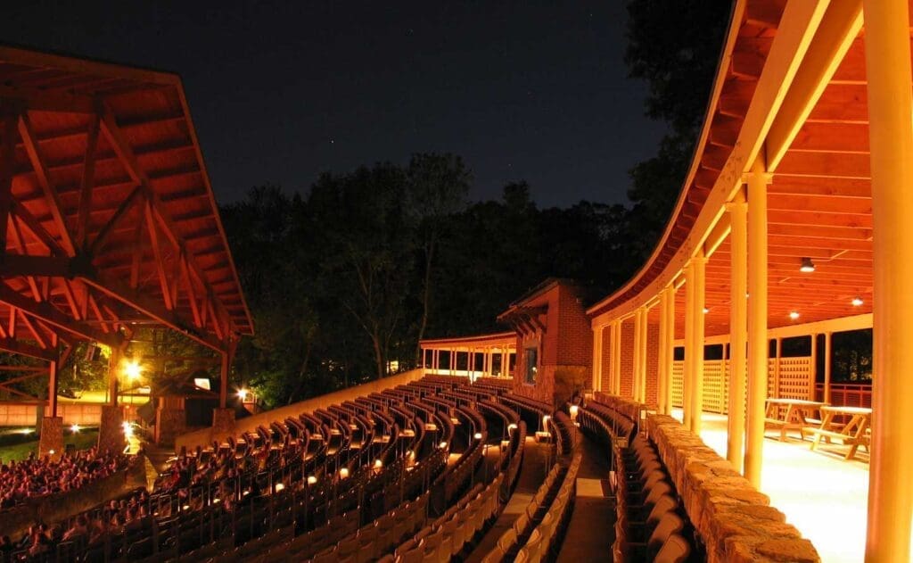 Iroquois-Amphitheater_Screening-2
